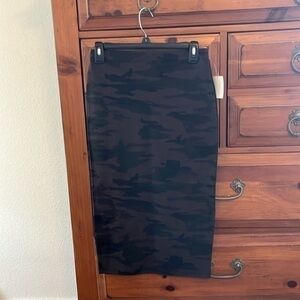 NWT! Sanctuary Camo Black and Grey Skirt, Size XS.